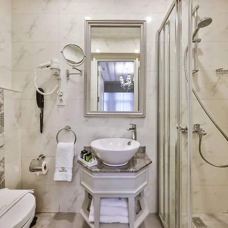 9 Doors (adults Only)