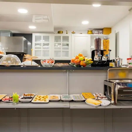 9 Doors (adults Only) Otel 3*