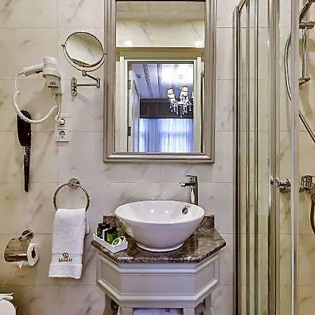 Hotel 9 Doors (adults Only) 3*