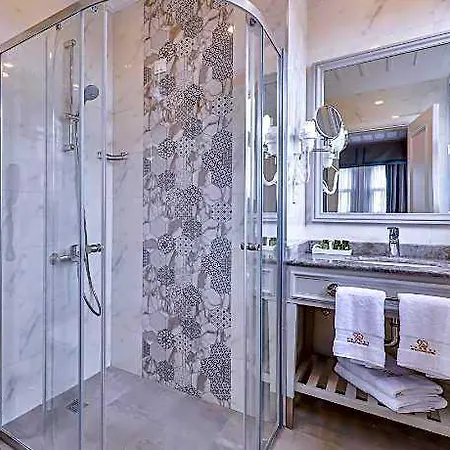 9 Doors (adults Only) 3*