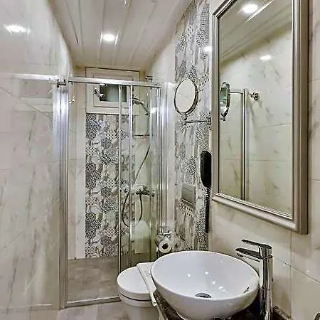 9 Doors (adults Only)